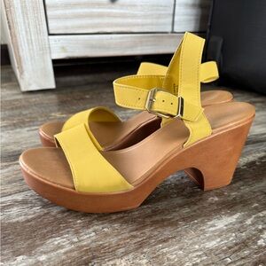 2 for $30 sale: Me Too yellow strappy helped platform Aiden Sandals - 8